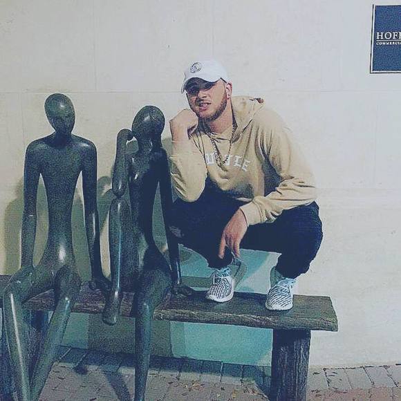 Meet your Posher, Logan - Picture 1 of 1